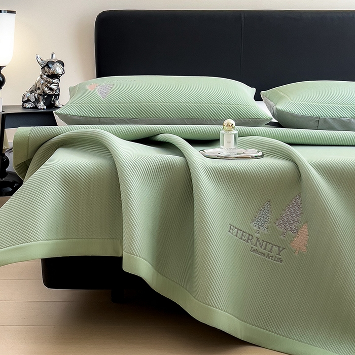 91家纺网 家纺一手货源 找家纺 全季家居 2025新款A类乙纶PE希望森林刺绣系列凉豆豆席凉席席子 水绿-床席款