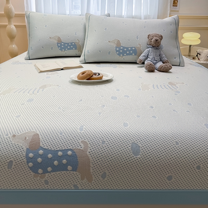 91家纺网 家纺一手货源 找家纺 全季家居 2025新款A类乙纶PE卡通系列凉豆豆席凉席席子 腊肠狗-天蓝-床席款