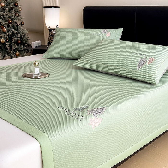 91家纺网 家纺一手货源 找家纺 全季家居 2025新款A类乙纶PE希望森林刺绣系列凉豆豆席凉席席子 水绿-床席款