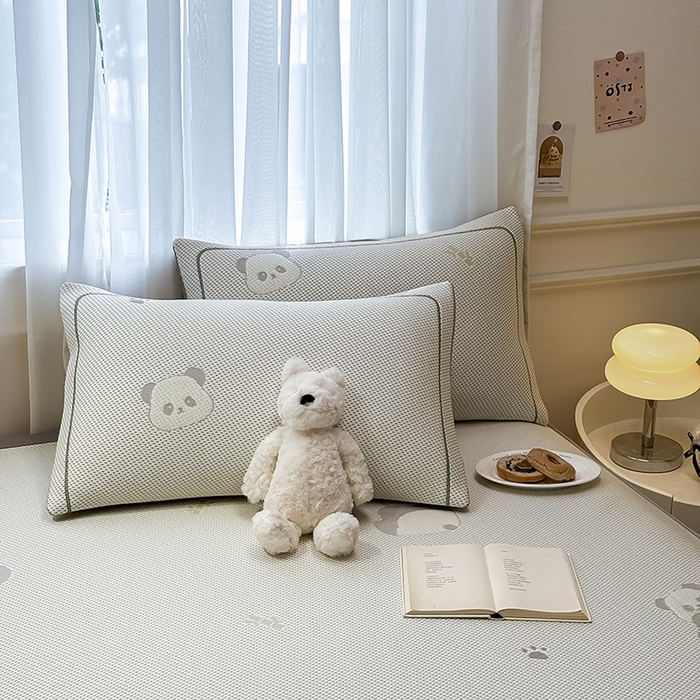 91家纺网 家纺一手货源 找家纺 全季家居 2025新款A类乙纶PE卡通系列凉豆豆席凉席席子 熊猫宝宝-床席款