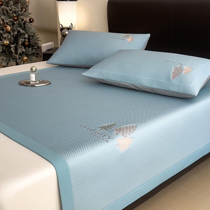 91家纺网 家纺一手货源 找家纺 全季家居 2025新款A类乙纶PE希望森林刺绣系列凉豆豆席凉席席子 天蓝-床席款