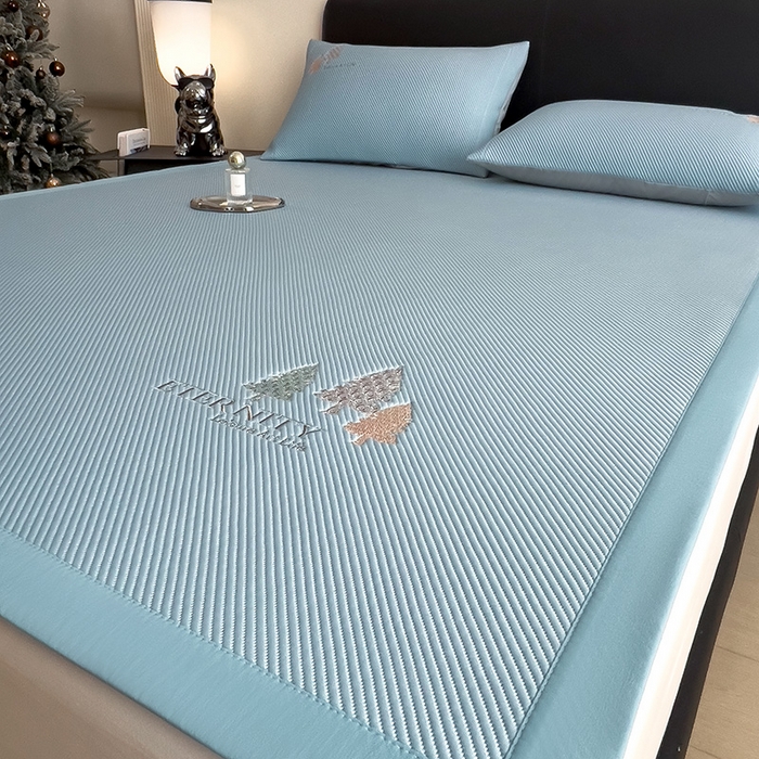 91家纺网 家纺一手货源 找家纺 全季家居 2025新款A类乙纶PE希望森林刺绣系列凉豆豆席凉席席子 天蓝-床席款