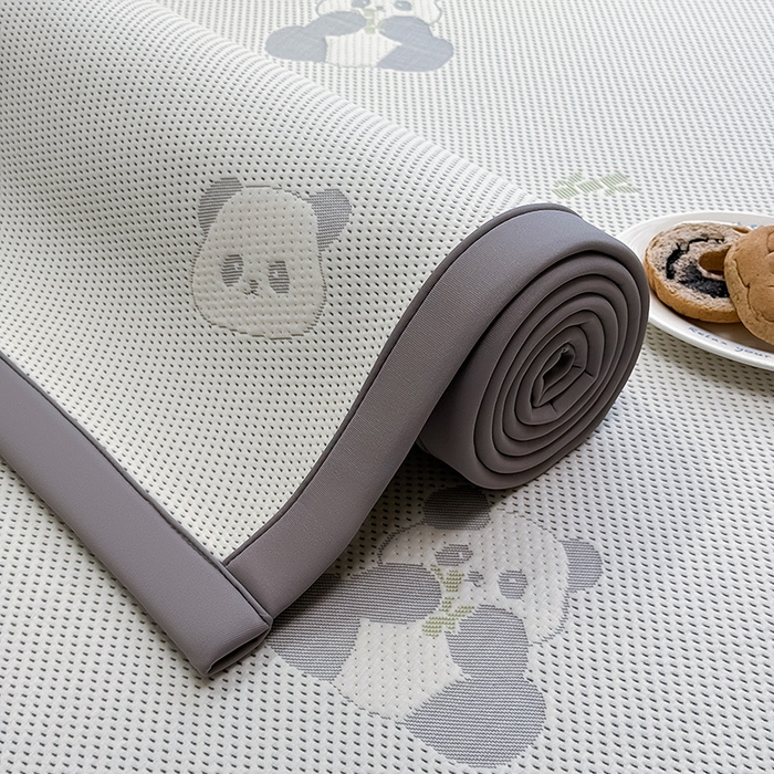 91家纺网 家纺一手货源 找家纺 全季家居 2025新款A类乙纶PE卡通系列凉豆豆席凉席席子 熊猫宝宝-床席款