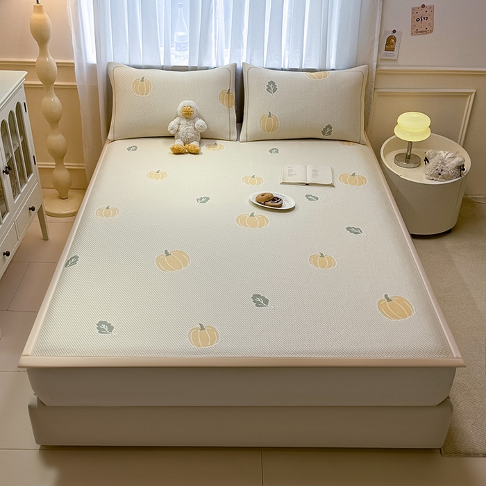 91家纺网 家纺一手货源 找家纺 全季家居 2025新款A类乙纶PE卡通系列凉豆豆席凉席席子 元气南瓜-浅咖-床席款