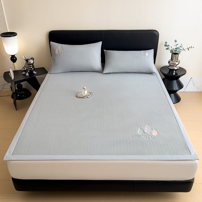 91家纺网 家纺一手货源 找家纺 全季家居 2025新款A类乙纶PE希望森林刺绣系列凉豆豆席凉席席子 银灰-床席款