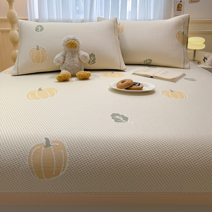 91家纺网 家纺一手货源 找家纺 全季家居 2025新款A类乙纶PE卡通系列凉豆豆席凉席席子 元气南瓜-浅咖-床席款