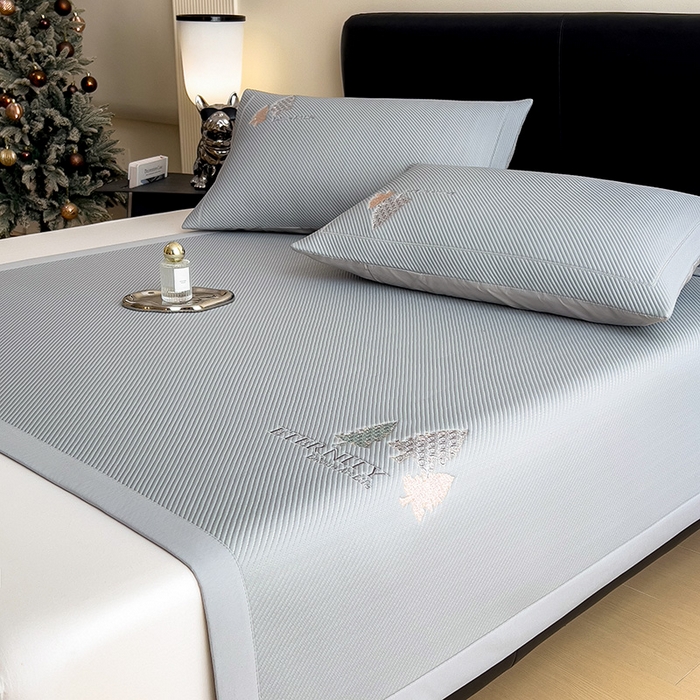 91家纺网 家纺一手货源 找家纺 全季家居 2025新款A类乙纶PE希望森林刺绣系列凉豆豆席凉席席子 银灰-床席款