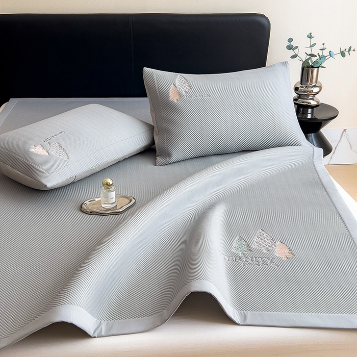 91家纺网 家纺一手货源 找家纺 全季家居 2025新款A类乙纶PE希望森林刺绣系列凉豆豆席凉席席子 银灰-床席款