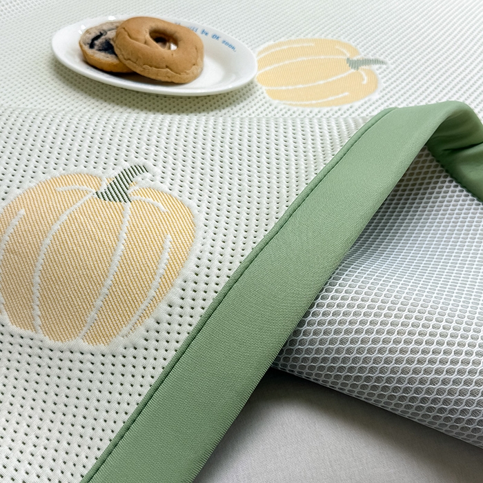 91家纺网 家纺一手货源 找家纺 全季家居 2025新款A类乙纶PE卡通系列凉豆豆席凉席席子 元气南瓜-水绿-床席款