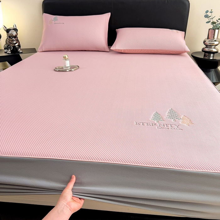 91家纺网 家纺一手货源 找家纺 全季家居 2025新款A类乙纶PE希望森林刺绣系列凉豆豆席凉席席子 淡粉-床笠款