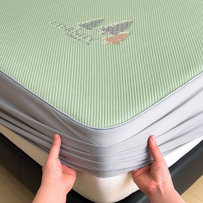 91家纺网 家纺一手货源 找家纺 全季家居 2025新款A类乙纶PE希望森林刺绣系列凉豆豆席凉席席子 水绿-床笠款