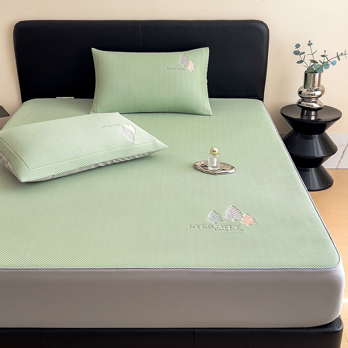 91家纺网 家纺一手货源 找家纺 全季家居 2025新款A类乙纶PE希望森林刺绣系列凉豆豆席凉席席子 水绿-床笠款