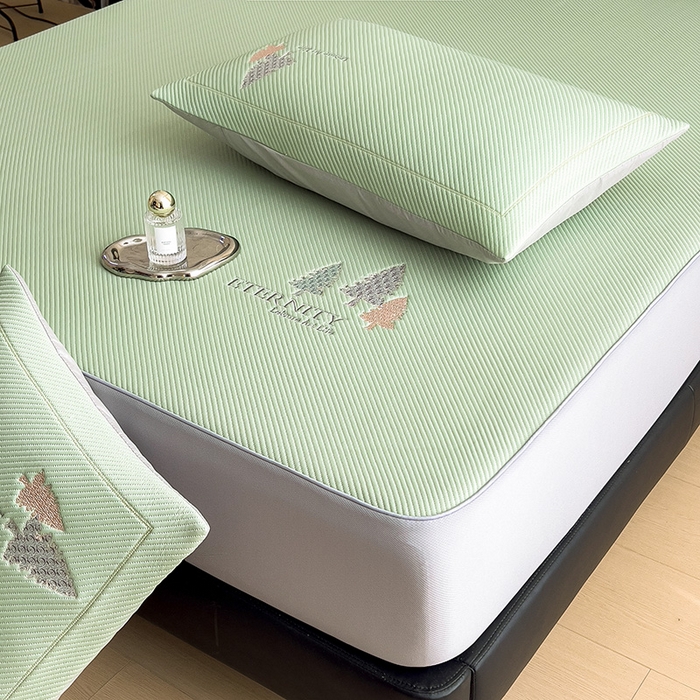 91家纺网 家纺一手货源 找家纺 全季家居 2025新款A类乙纶PE希望森林刺绣系列凉豆豆席凉席席子 水绿-床笠款