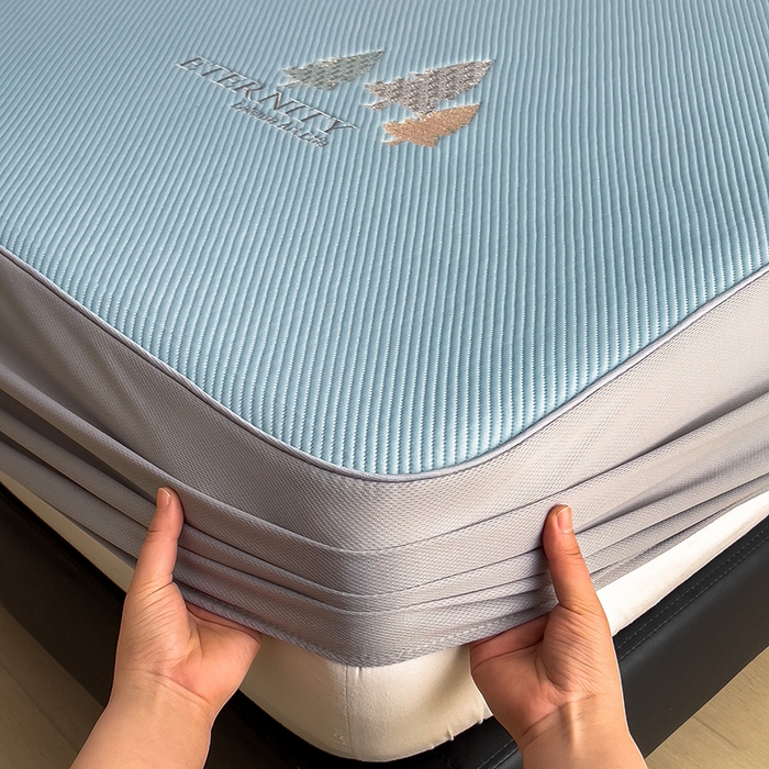 91家纺网 家纺一手货源 找家纺 全季家居 2025新款A类乙纶PE希望森林刺绣系列凉豆豆席凉席席子 天蓝-床笠款