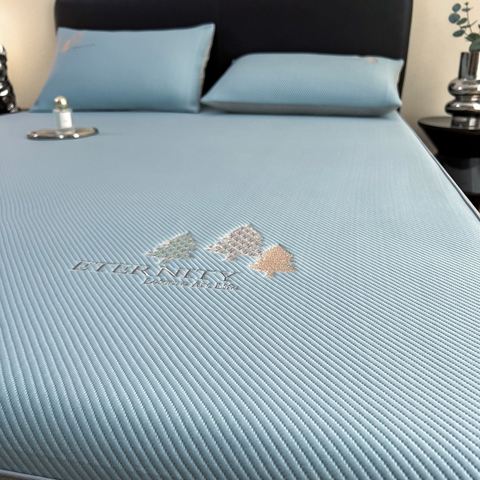 91家纺网 家纺一手货源 找家纺 全季家居 2025新款A类乙纶PE希望森林刺绣系列凉豆豆席凉席席子 天蓝-床笠款