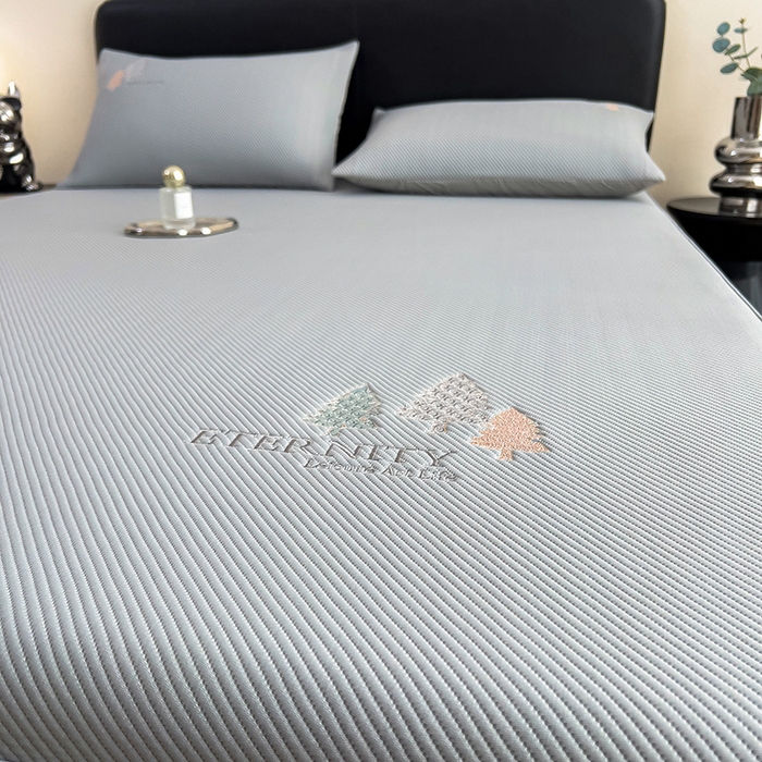 91家纺网 家纺一手货源 找家纺 全季家居 2025新款A类乙纶PE希望森林刺绣系列凉豆豆席凉席席子 银灰-床笠款