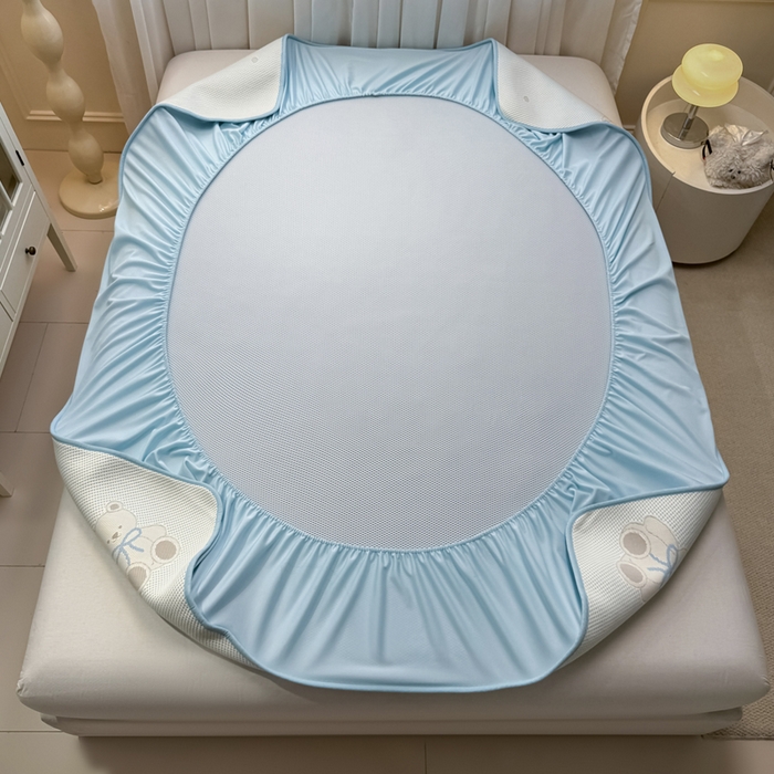 91家纺网 家纺一手货源 找家纺 全季家居 2025新款A类乙纶PE卡通系列凉豆豆席凉席席子 欢乐小熊-天蓝-床笠款