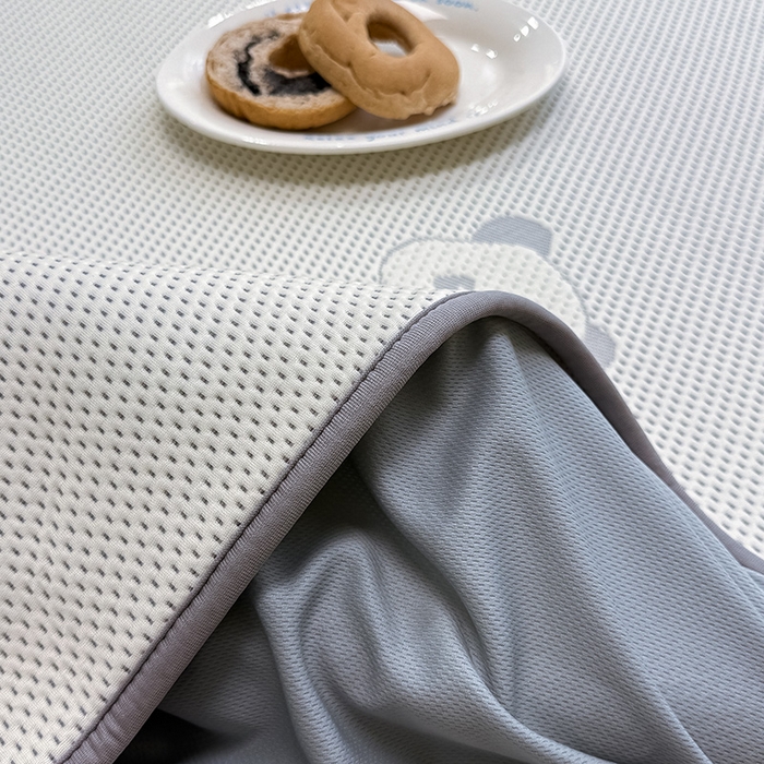 91家纺网 家纺一手货源 找家纺 全季家居 2025新款A类乙纶PE卡通系列凉豆豆席凉席席子 熊猫宝宝-床笠款