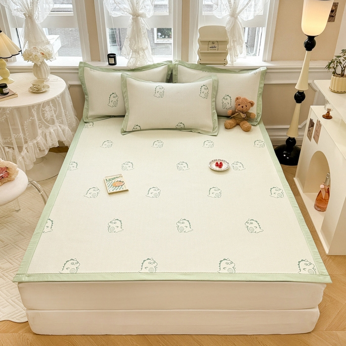 91家纺网 家纺一手货源 找家纺 全季家居 2025新款A类乙纶PE小动物系列凉豆豆席凉席席子 小恐龙-水绿-床席款