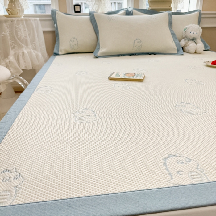 91家纺网 家纺一手货源 找家纺 全季家居 2025新款A类乙纶PE小动物系列凉豆豆席凉席席子 小恐龙-天蓝-床席款