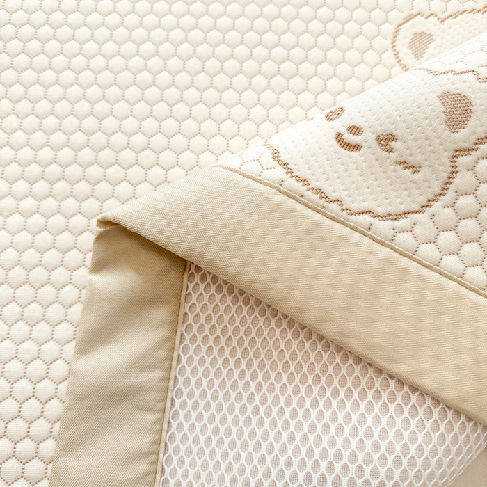 91家纺网 家纺一手货源 找家纺 全季家居 2025新款A类乙纶PE小动物系列凉豆豆席凉席席子 小熊-卡其-床席款