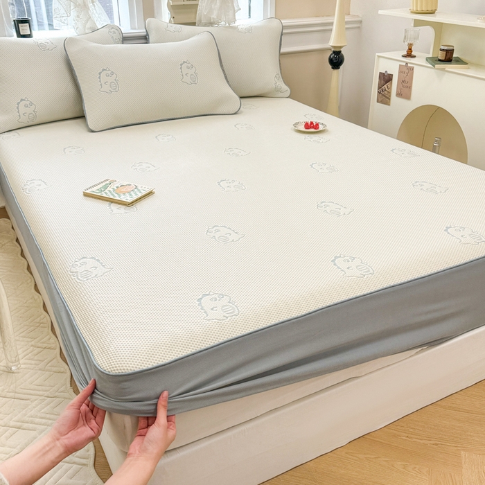 91家纺网 家纺一手货源 找家纺 全季家居 2025新款A类乙纶PE小动物系列凉豆豆席凉席席子 小恐龙-天蓝-床笠款