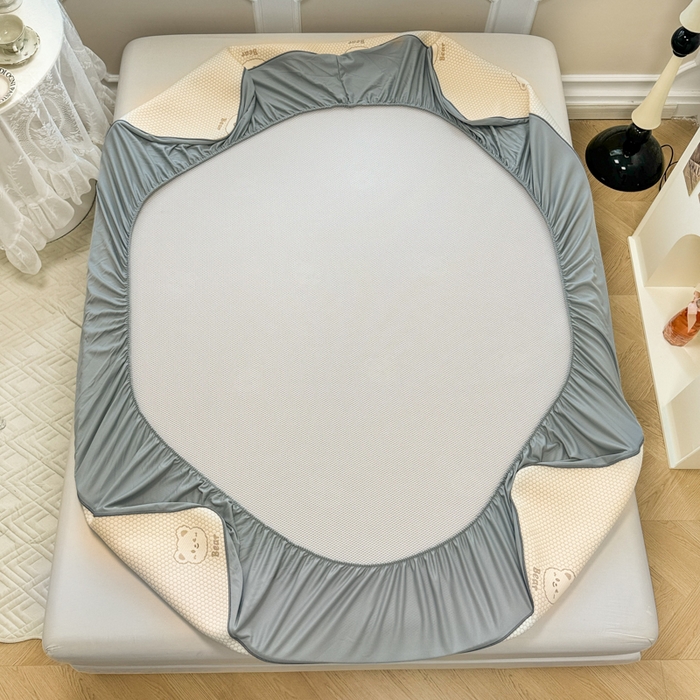 91家纺网 家纺一手货源 找家纺 全季家居 2025新款A类乙纶PE小动物系列凉豆豆席凉席席子 小熊-卡其-床笠款