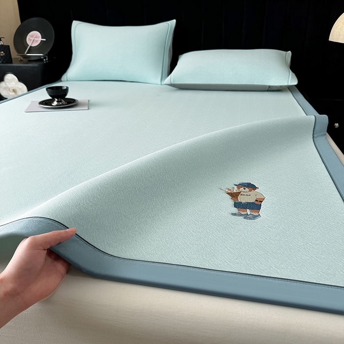 91家纺网 家纺一手货源 找家纺 全季家居 2025新款5A乙纶全PE绅士熊系列凉感软凉席席子 天蓝 床席