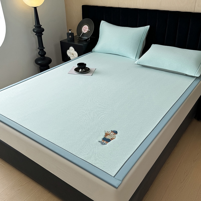 91家纺网 家纺一手货源 找家纺 全季家居 2025新款5A乙纶全PE绅士熊系列凉感软凉席席子 天蓝 床席