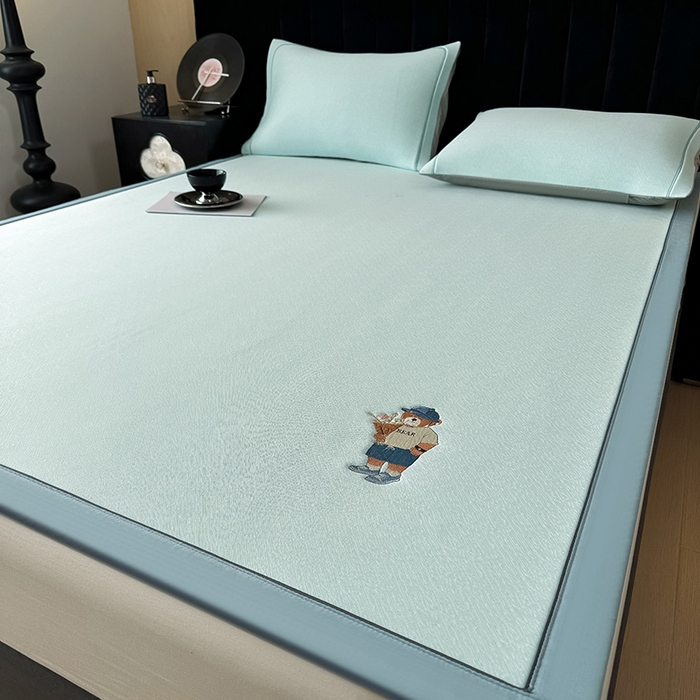 91家纺网 家纺一手货源 找家纺 全季家居 2025新款5A乙纶全PE绅士熊系列凉感软凉席席子 天蓝 床席