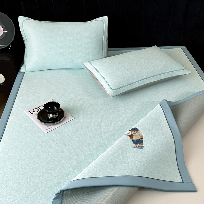 91家纺网 家纺一手货源 找家纺 全季家居 2025新款5A乙纶全PE绅士熊系列凉感软凉席席子 天蓝 床席