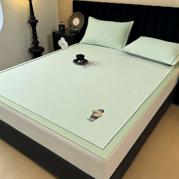 91家纺网 家纺一手货源 找家纺 全季家居 2025新款5A乙纶全PE绅士熊系列凉感软凉席席子 水绿 床席