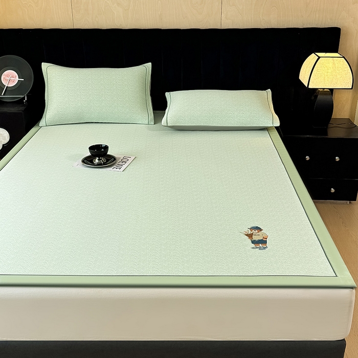 91家纺网 家纺一手货源 找家纺 全季家居 2025新款5A乙纶全PE绅士熊系列凉感软凉席席子 水绿 床席