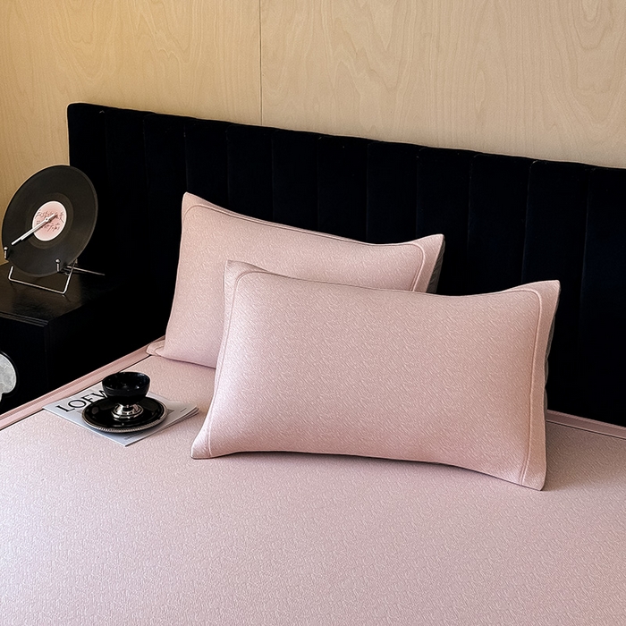 91家纺网 家纺一手货源 找家纺 全季家居 2025新款5A乙纶全PE绅士熊系列凉感软凉席席子 淡粉 床笠