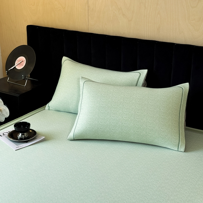 91家纺网 家纺一手货源 找家纺 全季家居 2025新款5A乙纶全PE绅士熊系列凉感软凉席席子 水绿 床笠