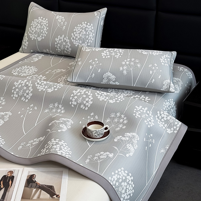 91家纺网 家纺一手货源 找家纺 全季家居 2025新款5A乙纶全PE花卉轻奢提花凉感软凉席席子 落盏-浅灰 床席