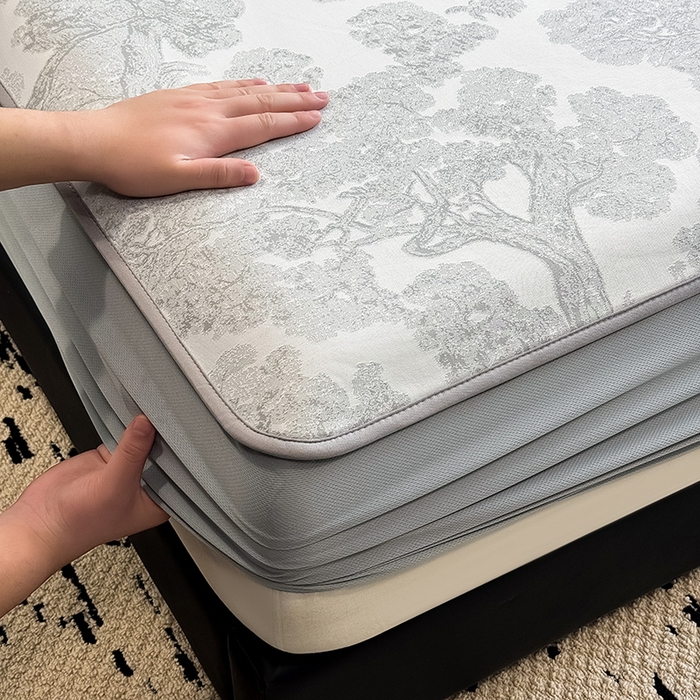 91家纺网 家纺一手货源 找家纺 全季家居 2025新款5A乙纶全PE花卉轻奢提花凉感软凉席席子 暗香疏影-浅灰 床笠