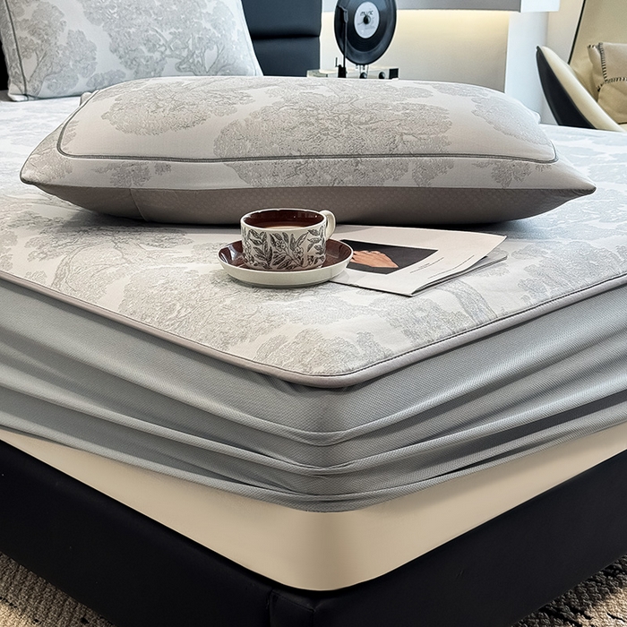 91家纺网 家纺一手货源 找家纺 全季家居 2025新款5A乙纶全PE花卉轻奢提花凉感软凉席席子 暗香疏影-浅灰 床笠