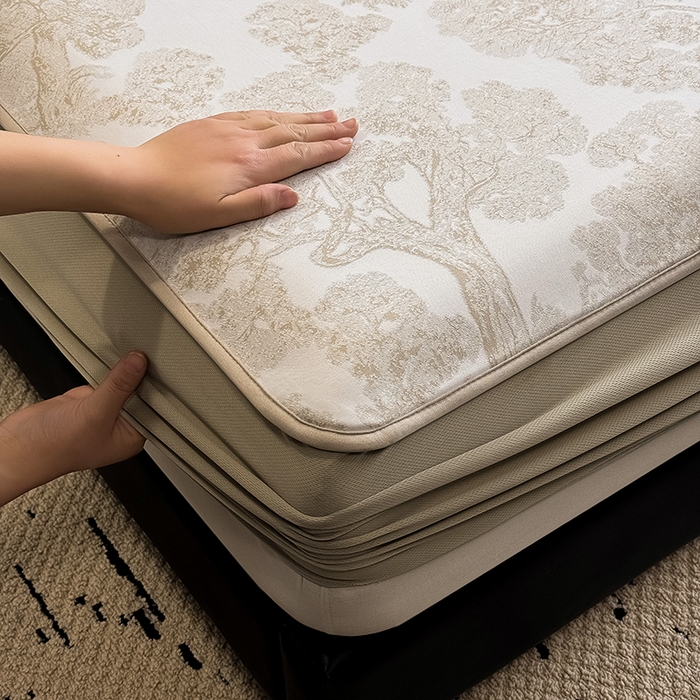 91家纺网 家纺一手货源 找家纺 全季家居 2025新款5A乙纶全PE花卉轻奢提花凉感软凉席席子 暗香疏影-浅咖