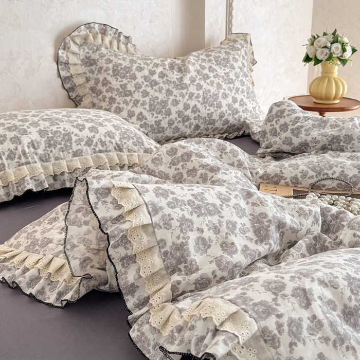 91家纺网 家纺一手货源 找家纺 简宜家居（朝初家纺） 2025新款40s全棉纯棉双层纱撞色蕾丝花边四件套 赫本印象