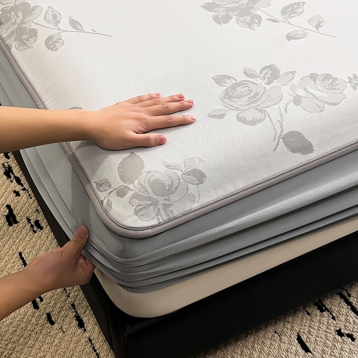 91家纺网 家纺一手货源 找家纺 全季家居 2025新款5A乙纶全PE花卉轻奢提花凉感软凉席席子 玫瑰蝶影 床笠