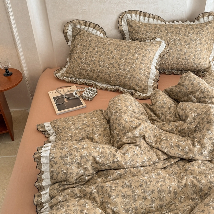 91家纺网 家纺一手货源 找家纺 简宜家居（朝初家纺） 2025新款40s全棉纯棉双层纱撞色蕾丝花边四件套 焦糖舒梦