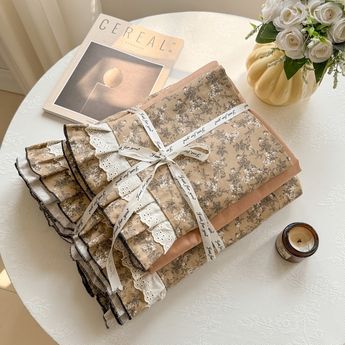 91家纺网 家纺一手货源 找家纺 简宜家居（朝初家纺） 2025新款40s全棉纯棉双层纱撞色蕾丝花边四件套 焦糖舒梦