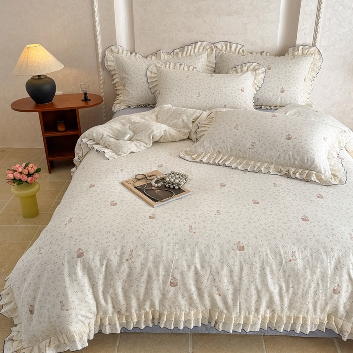 91家纺网 家纺一手货源 找家纺 简宜家居（朝初家纺） 2025新款40s全棉纯棉双层纱撞色蕾丝花边四件套 蓝兔寻花