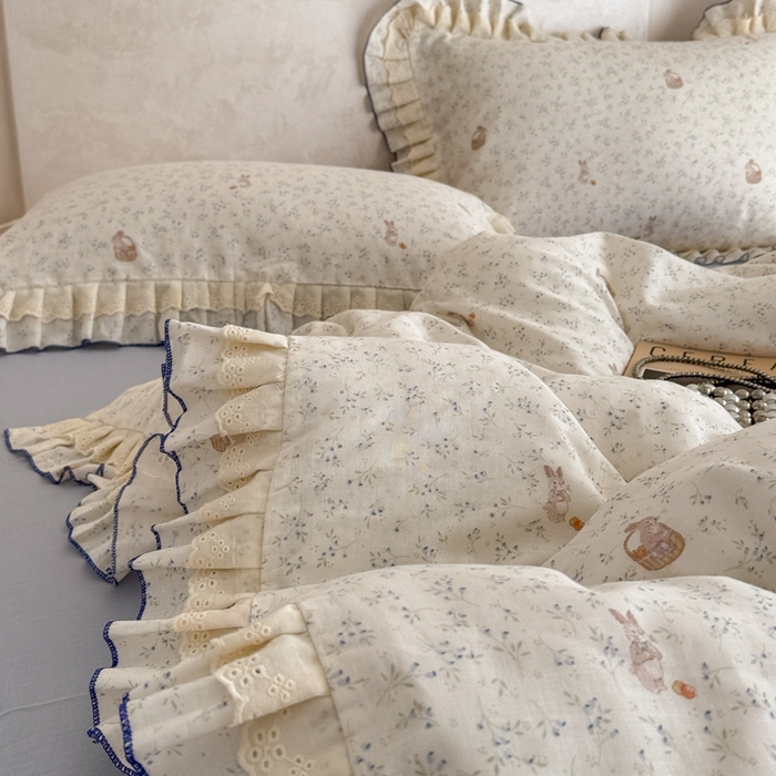 91家纺网 家纺一手货源 找家纺 简宜家居（朝初家纺） 2025新款40s全棉纯棉双层纱撞色蕾丝花边四件套 蓝兔寻花