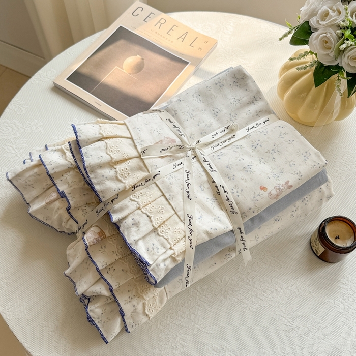 91家纺网 家纺一手货源 找家纺 简宜家居（朝初家纺） 2025新款40s全棉纯棉双层纱撞色蕾丝花边四件套 蓝兔寻花