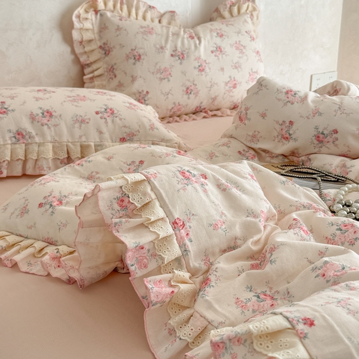 91家纺网 家纺一手货源 找家纺 简宜家居（朝初家纺） 2025新款40s全棉纯棉双层纱撞色蕾丝花边四件套 牡丹底白