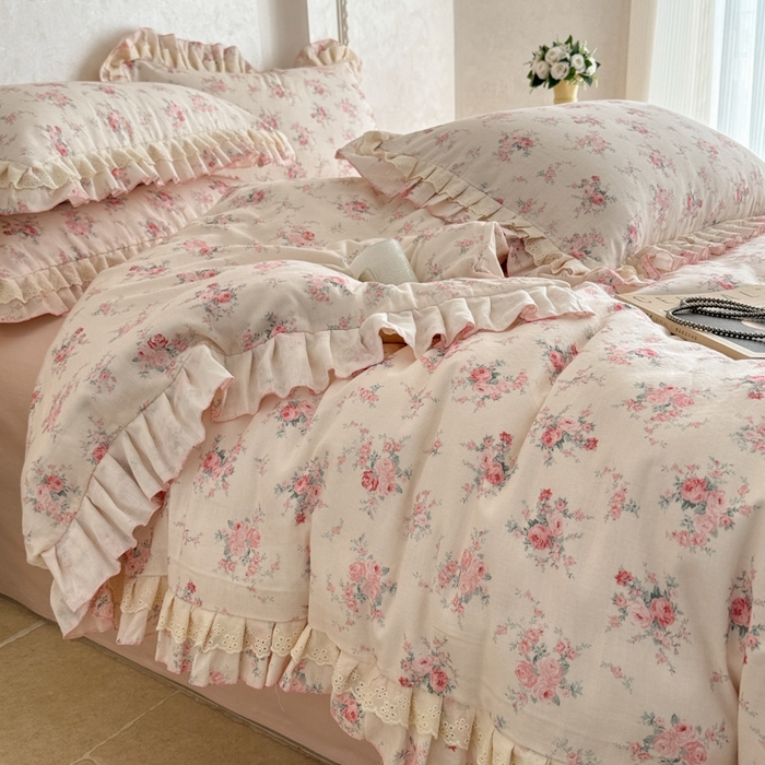 91家纺网 家纺一手货源 找家纺 简宜家居（朝初家纺） 2025新款40s全棉纯棉双层纱撞色蕾丝花边四件套 牡丹底白