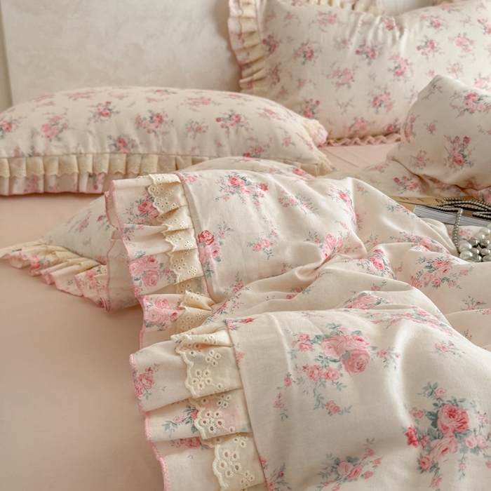 91家纺网 家纺一手货源 找家纺 简宜家居（朝初家纺） 2025新款40s全棉纯棉双层纱撞色蕾丝花边四件套 牡丹底白