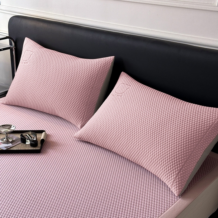 91家纺网 家纺一手货源 找家纺 全季家居 2025春夏新款A类三明治凉豆豆刺绣单枕套 枕套单件 淡粉